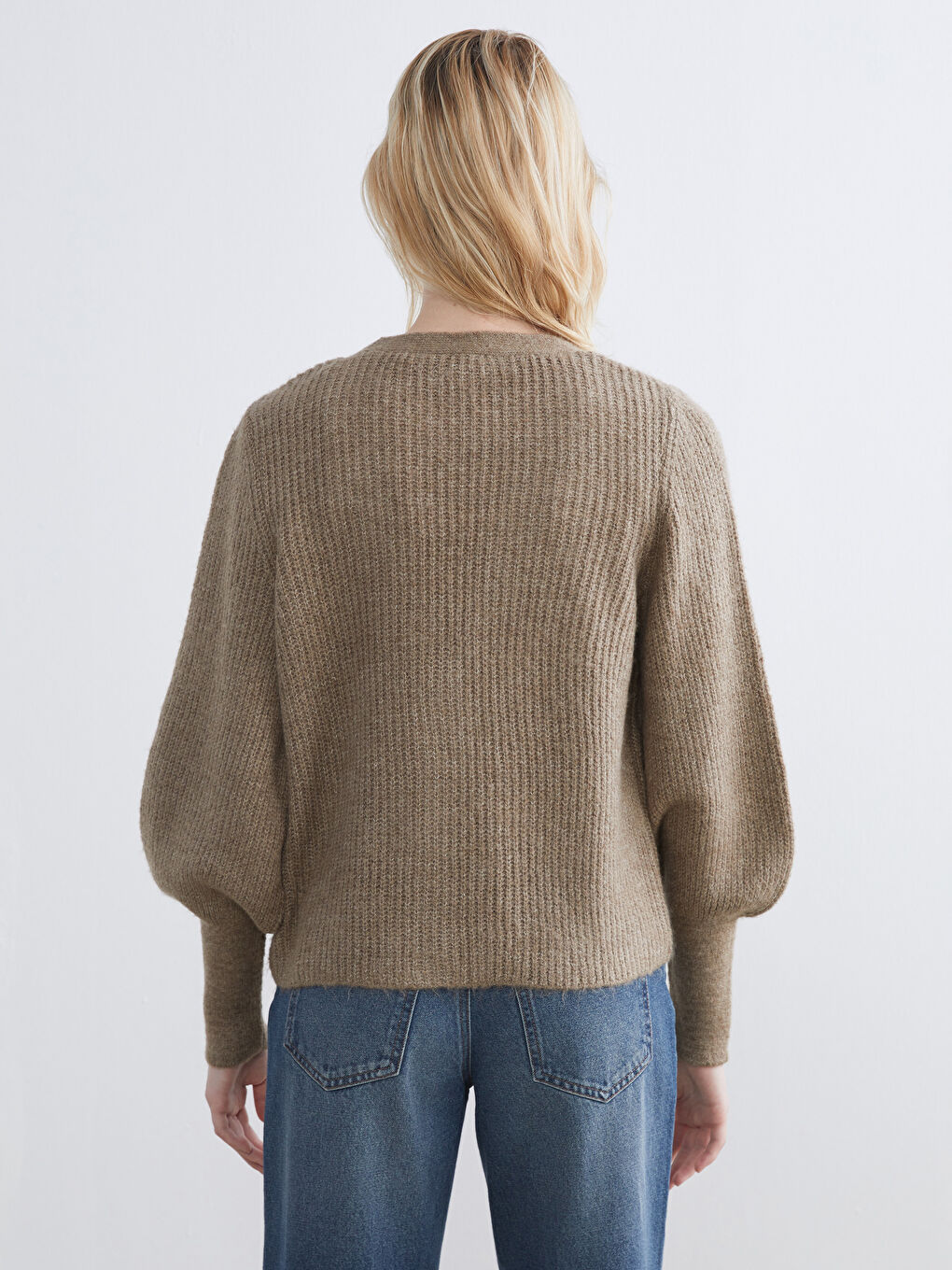 Kahverengi V Yaka Balon Kollu Kadın Triko Hırka-3