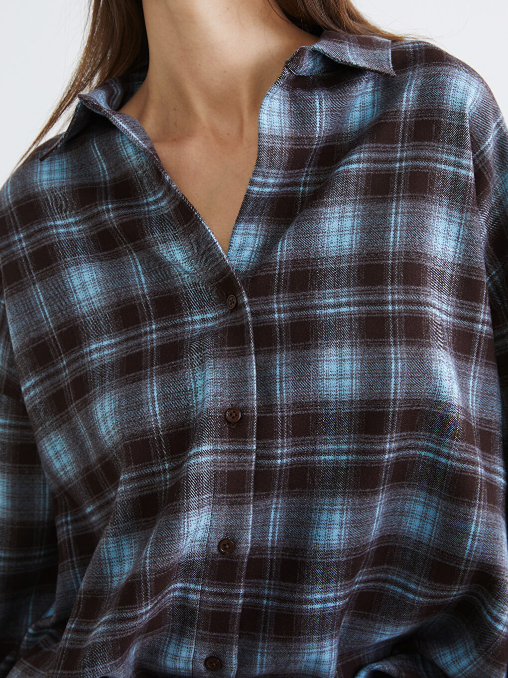 Plaid Oversize Women's Shirt-2