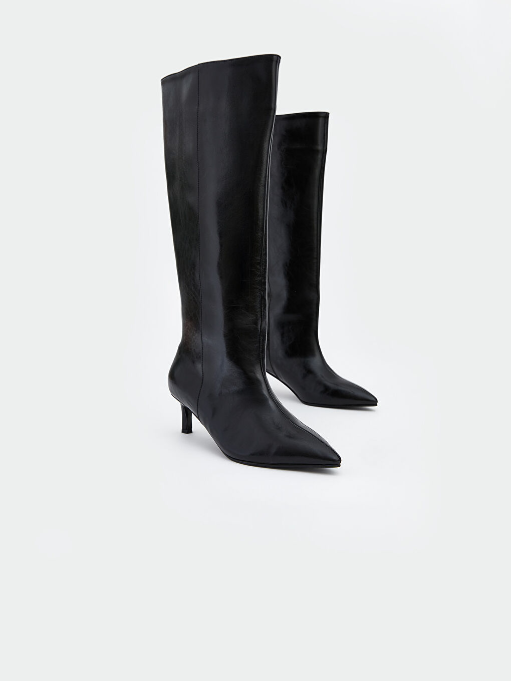 Siyah Deri Görünümlü Kadın Çizme-2