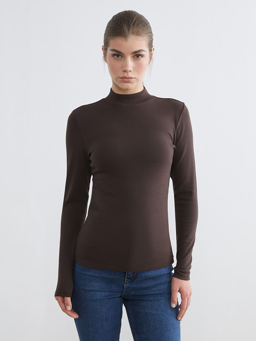 Kahverengi Dik Yaka Kadın Body