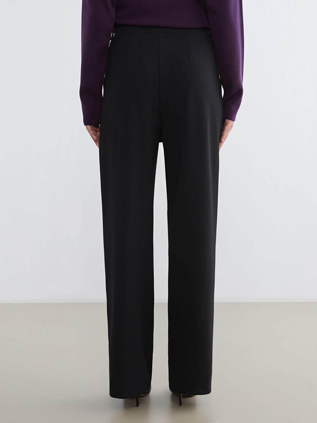 Siyah Beli Lastikli Geniş Paça Kadın Pantolon-3