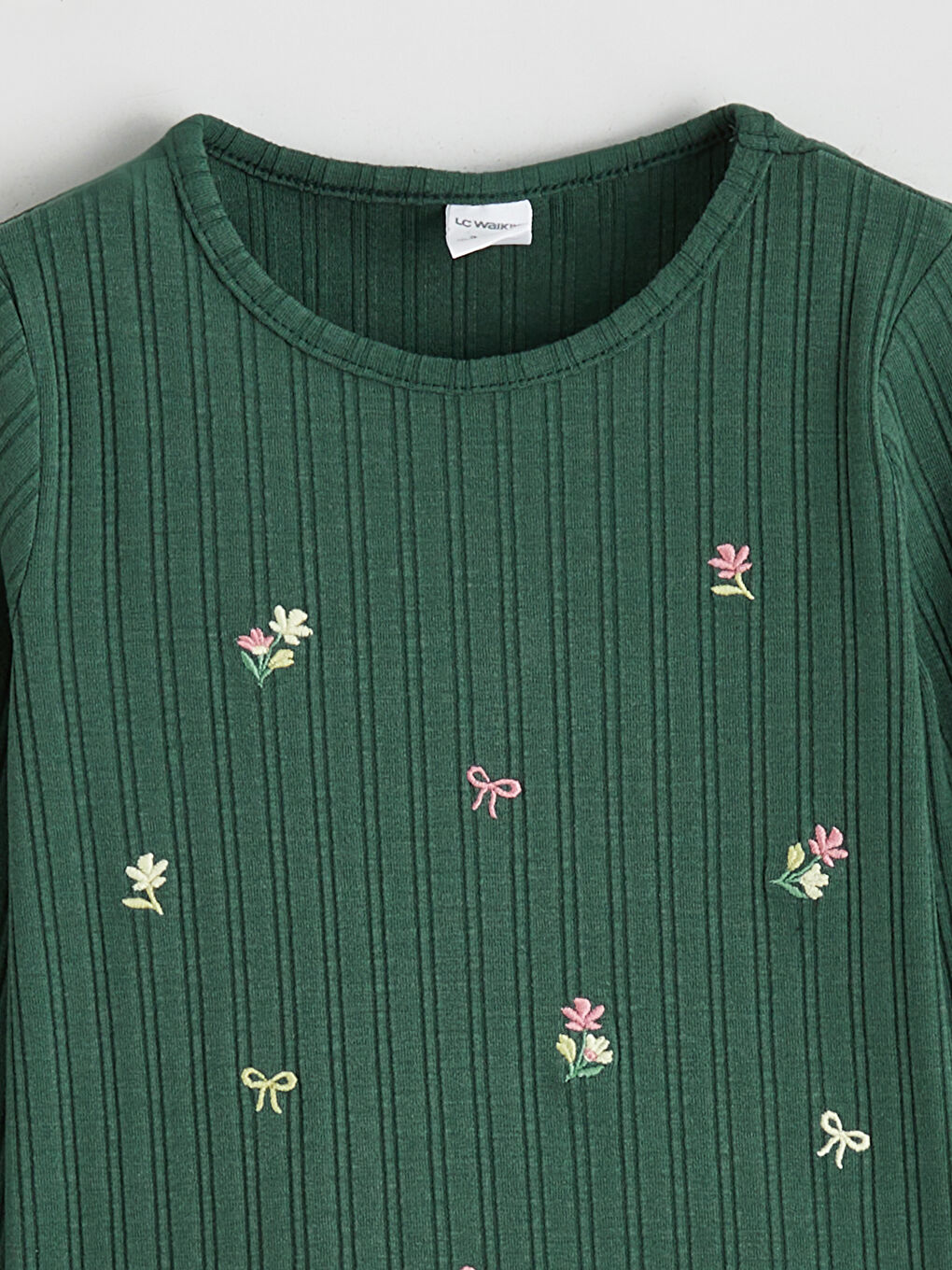 Cvetna majica sa okruglim izrezom za devojčice-1