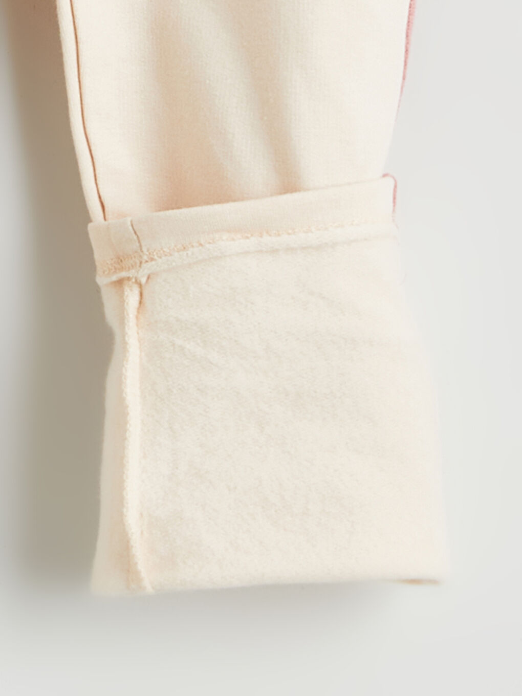 გოგონა ვარდისფერი ელასტიკი-2