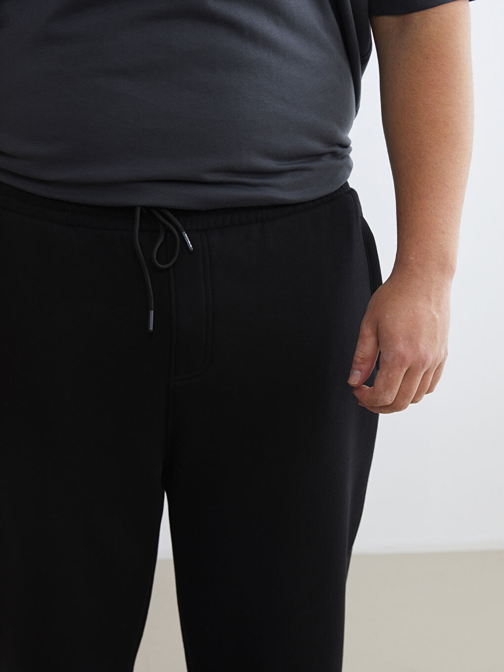 Siyah Standart Kalıp Erkek Eşofman Altı-2