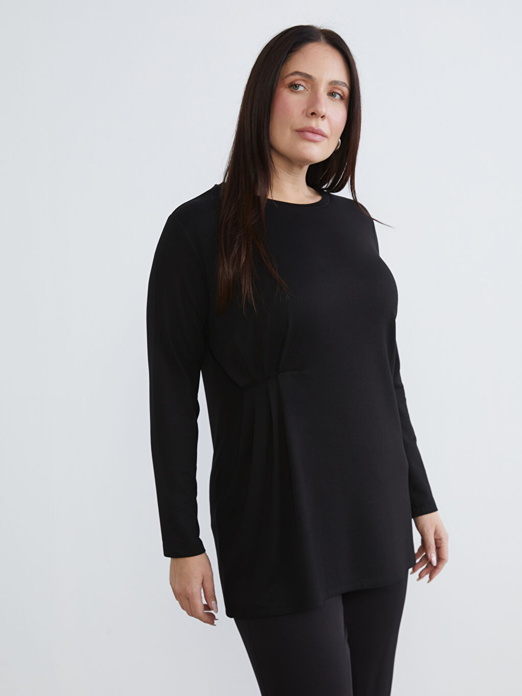 Siyah Büyük Beden Bisiklet Yaka Büzgülü Kadın Tunik-1