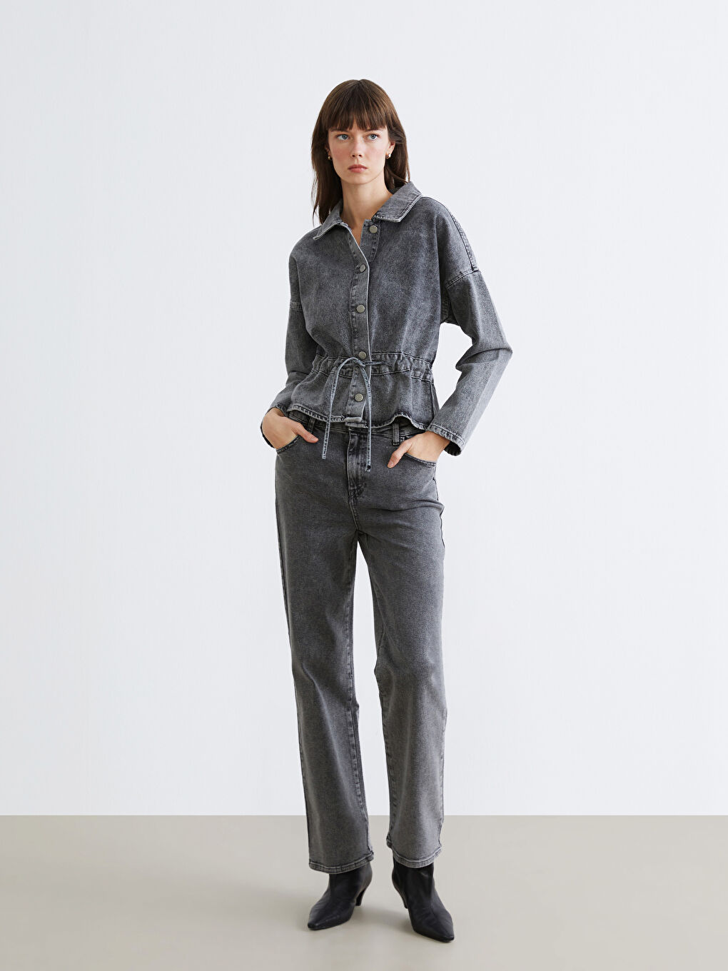 Siyah Gömlek Yaka Kadın Jean Ceket-1