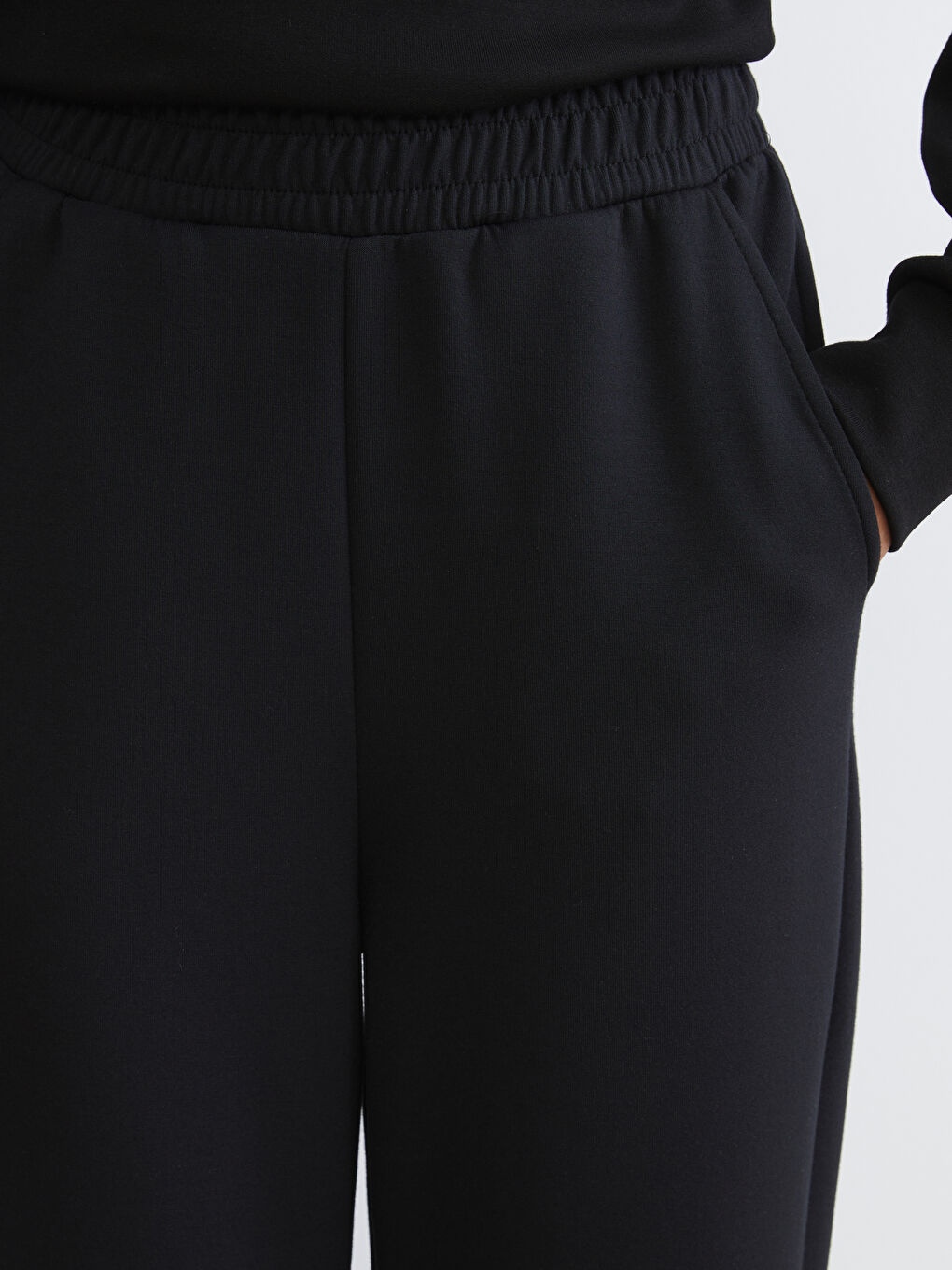 Siyah Beli Lastikli Kadın Jogger Eşofman Altı-2