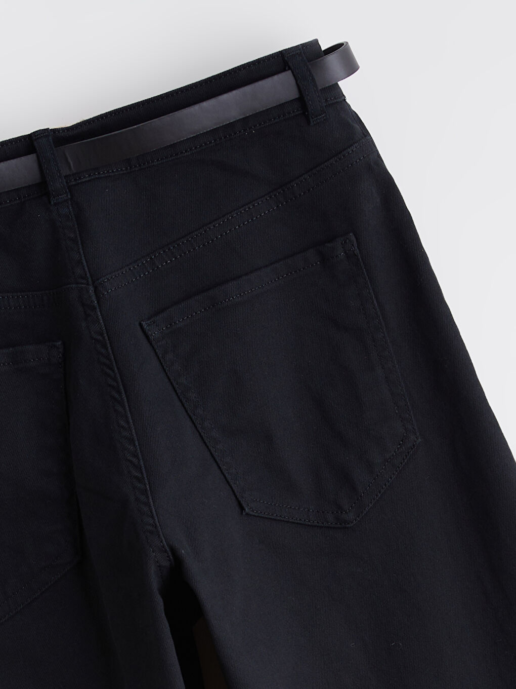 Siyah Beli Kemerli Wideleg Kadın Jean Pantolon-5