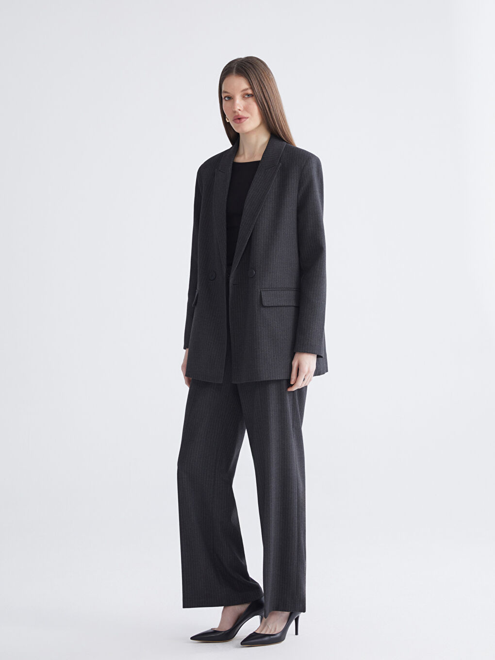 ქალი რუხი ბლეიზერი-1