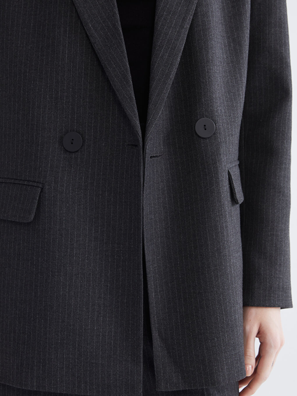 ქალი რუხი ბლეიზერი-2