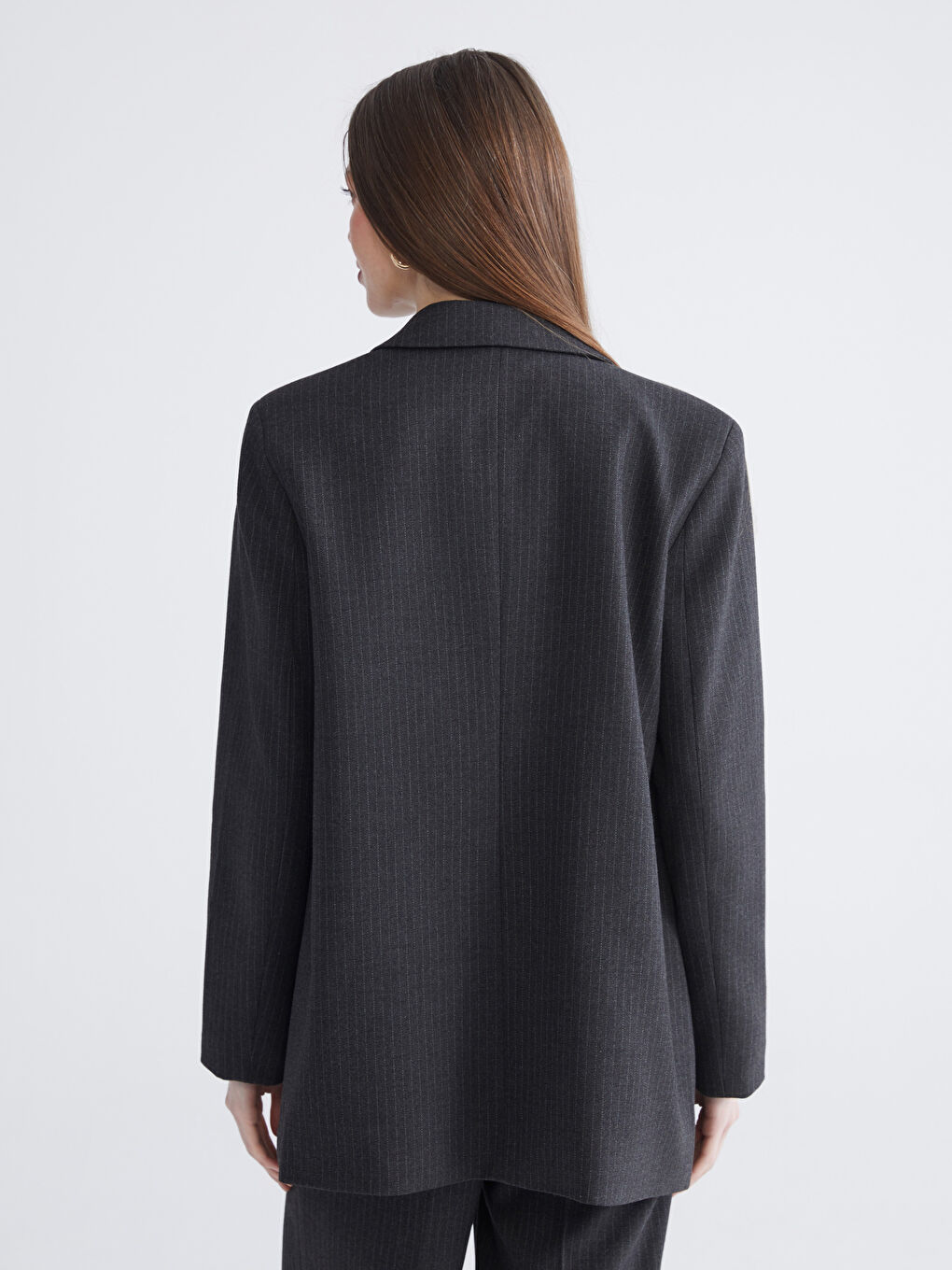 ქალი რუხი ბლეიზერი-3