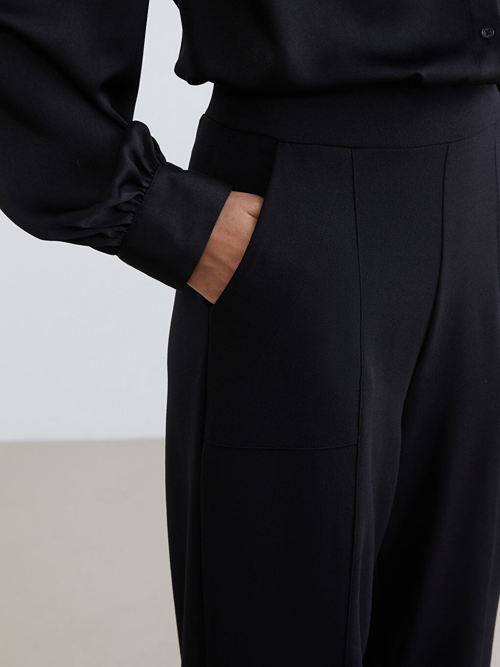 Siyah Beli Lastikli Kadın Pantolon-2