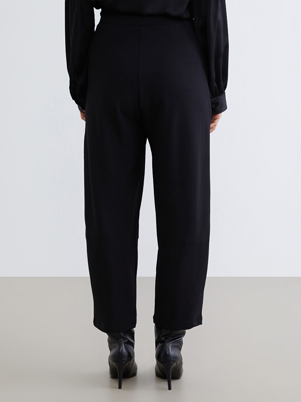 Siyah Beli Lastikli Kadın Pantolon-3