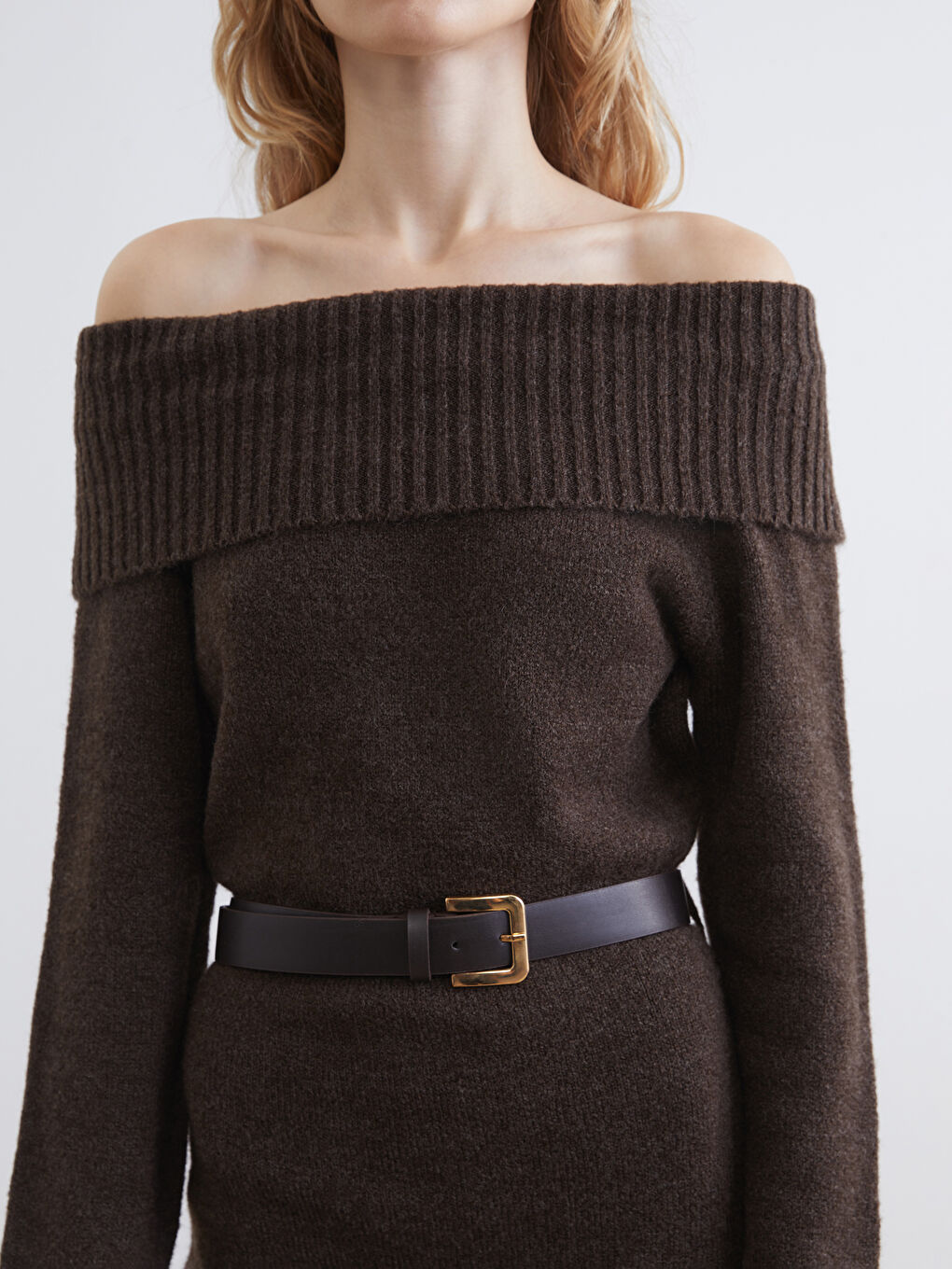 Kahverengi Kayık Yaka Kemerli Triko Elbise-2