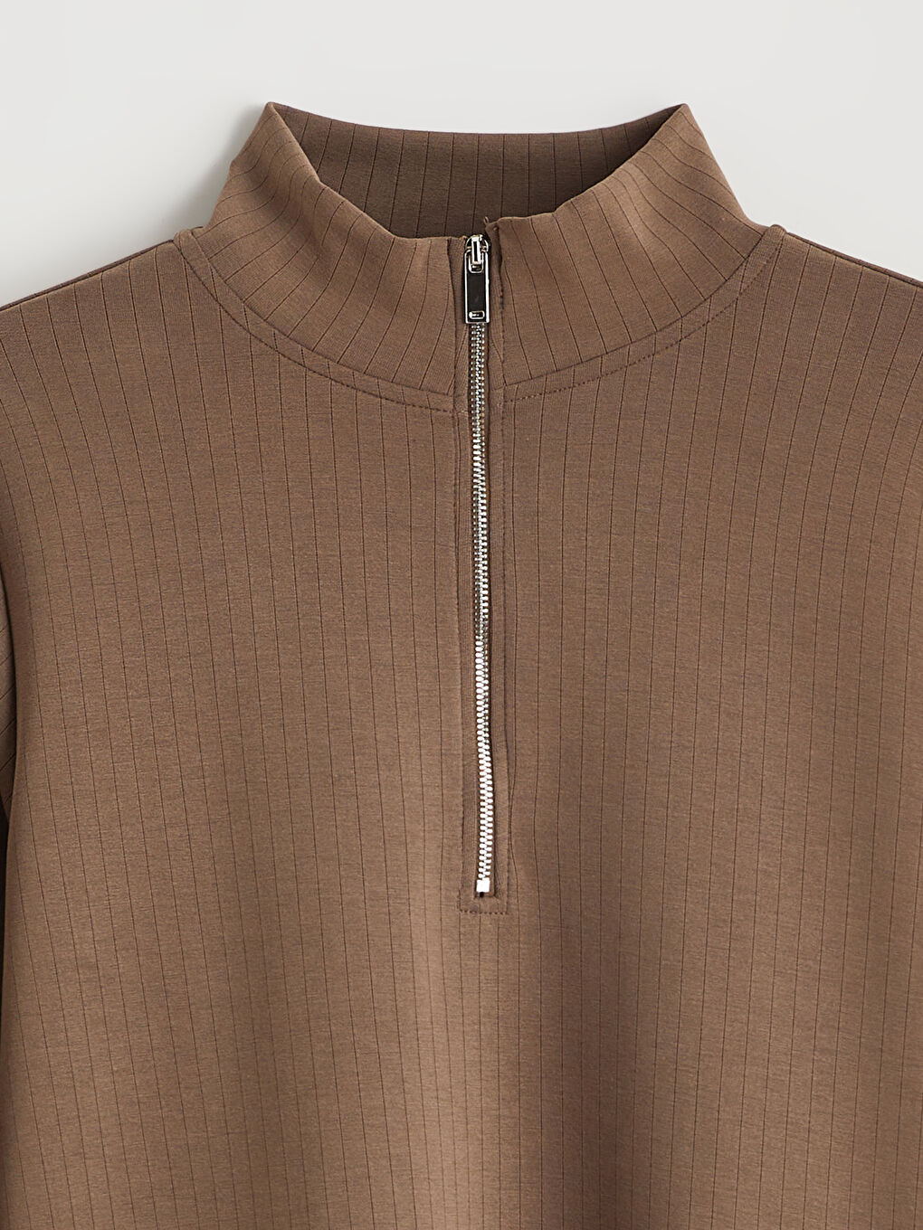 Bej Dik Yaka Çizgili Oversize Kadın Tişört-5