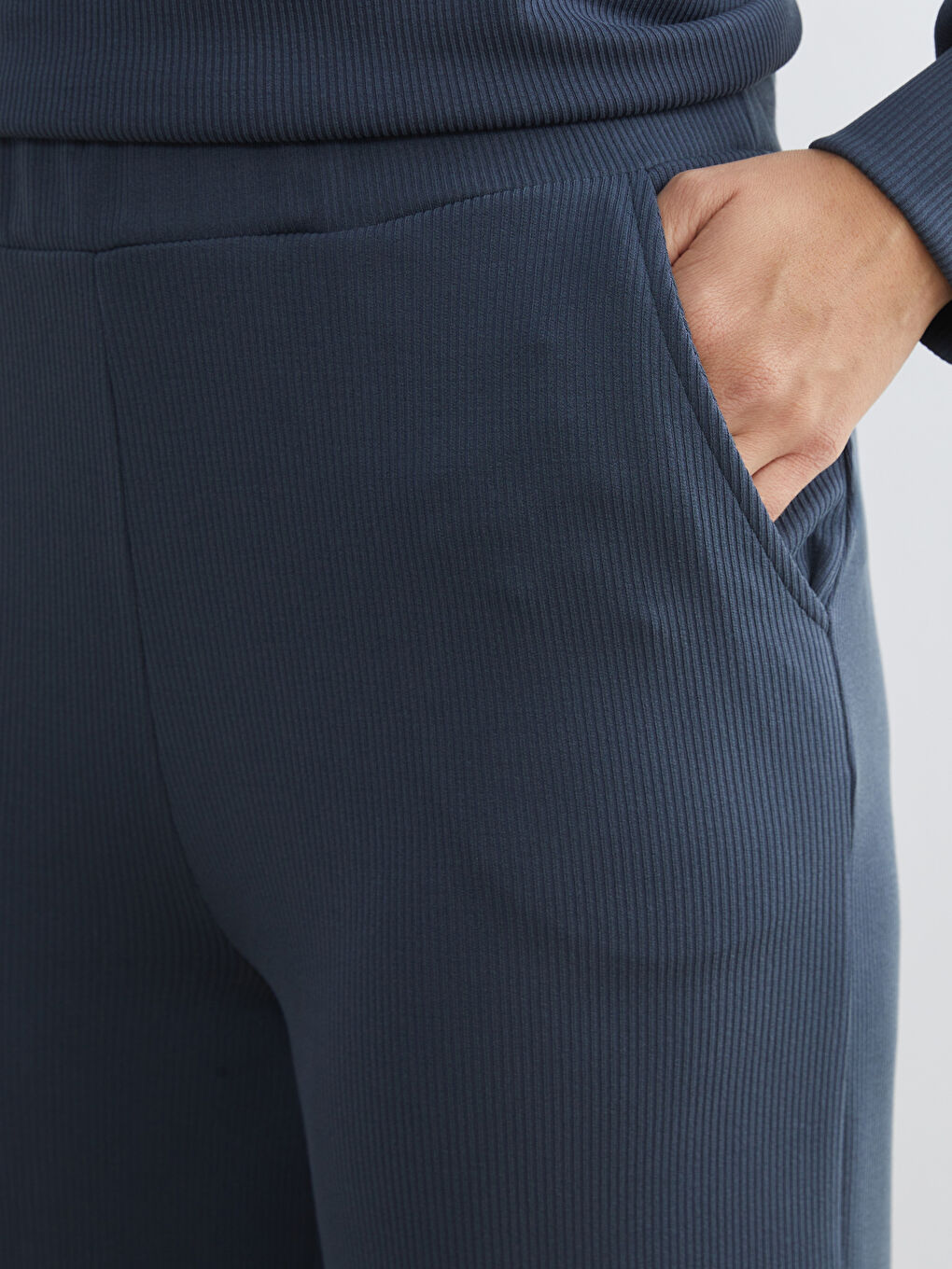 Elasticated Waist Wide Leg Women's Sweatpants-2