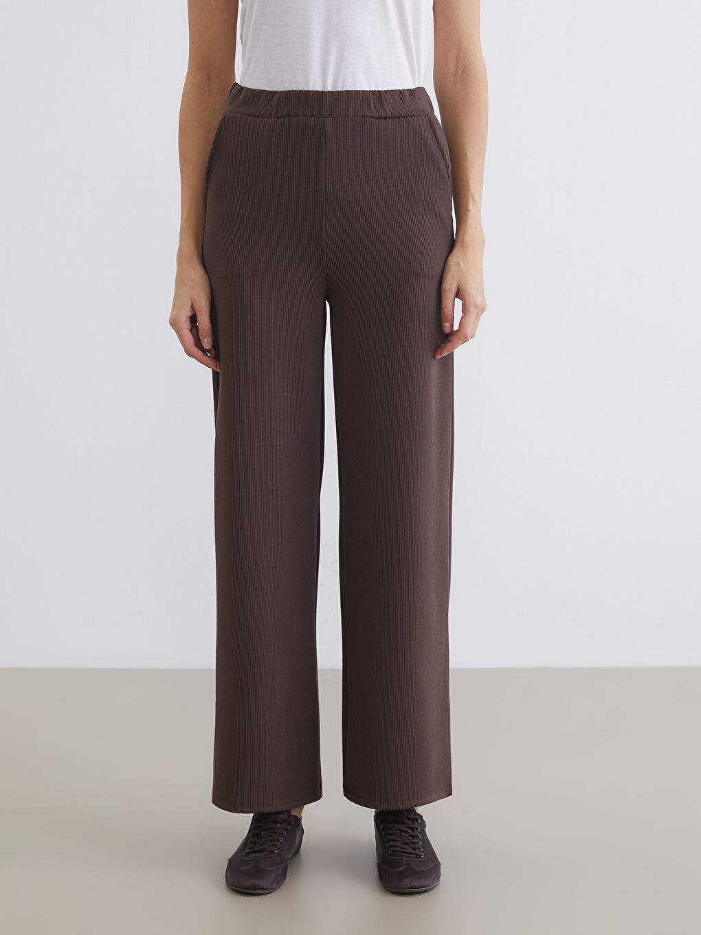 Kahverengi Beli Lastikli Geniş Paça Kadın Eşofman Altı-1