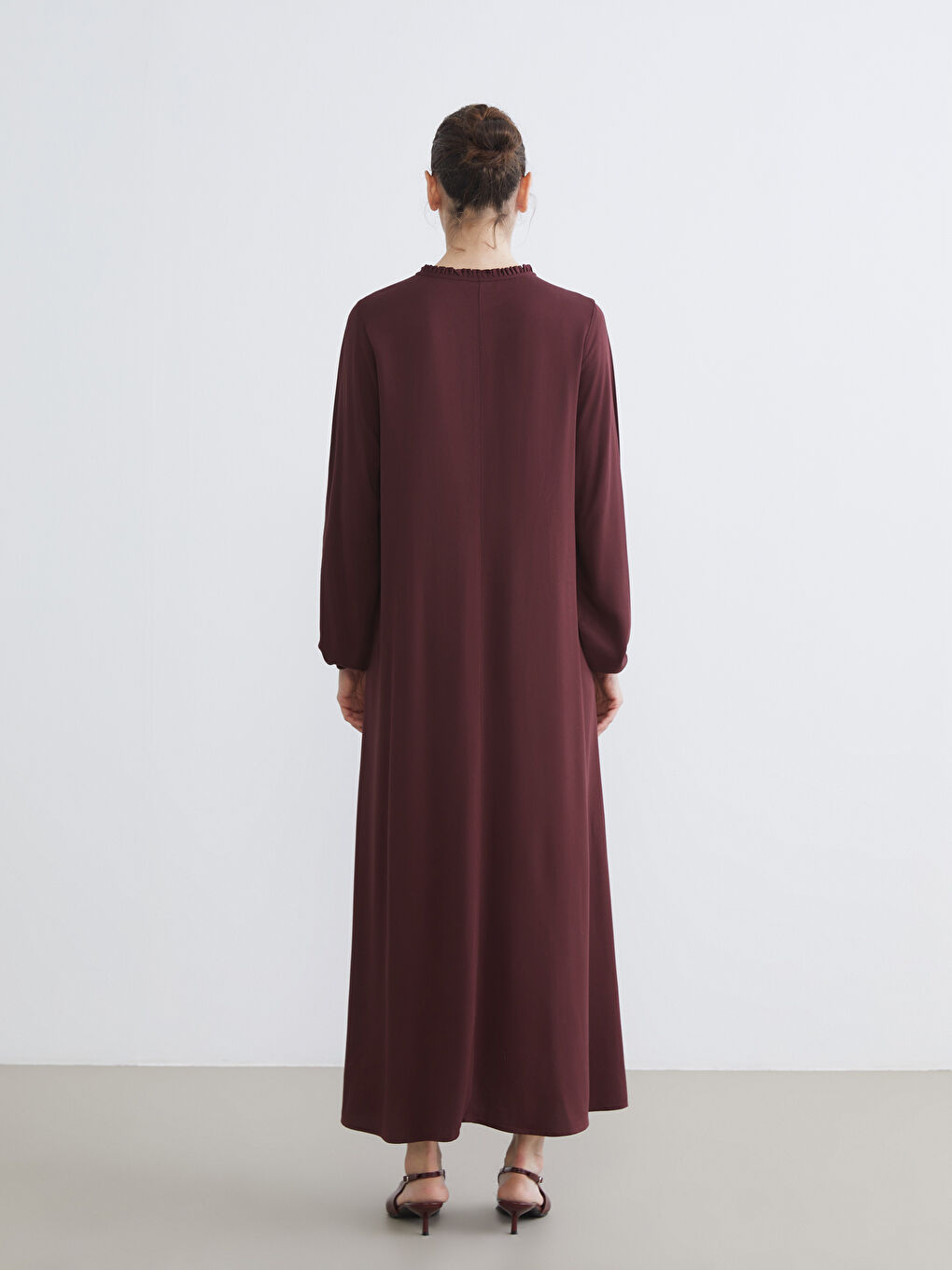 Kahverengi Fırfırlı Bisiklet Yaka Pile Detaylı Elbise-3