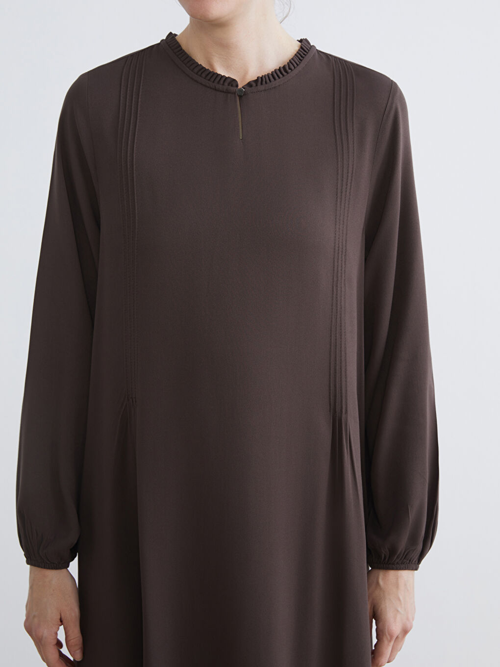 Kahverengi Fırfırlı Bisiklet Yaka Pile Detaylı Elbise-2