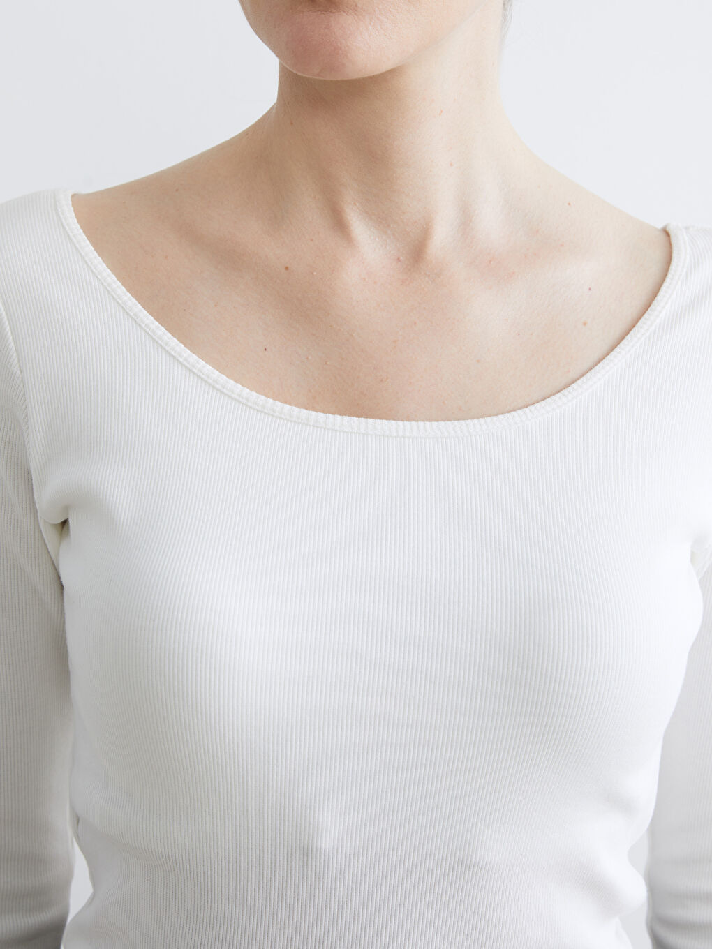 Beyaz U Yaka Kuplu Kadın Body	-2