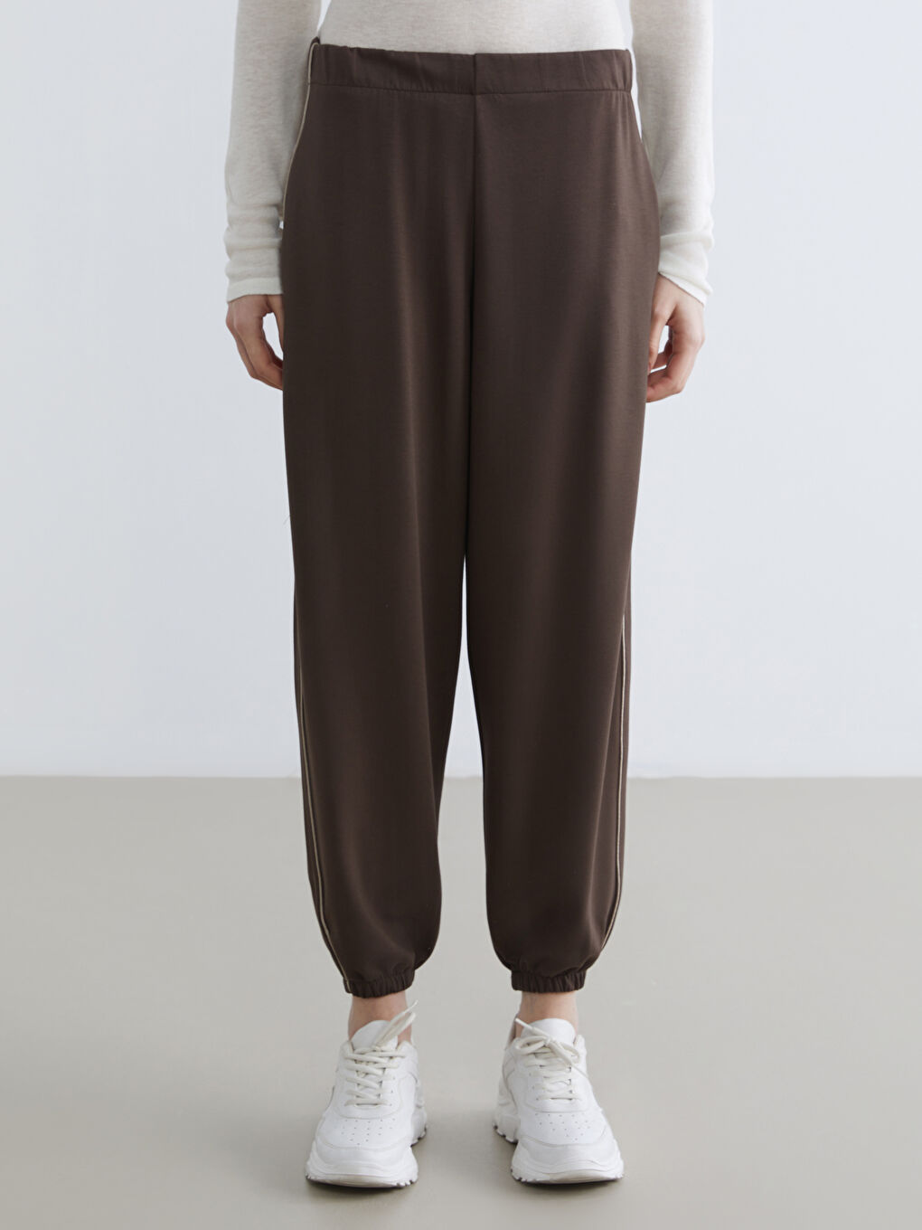 Kahverengi Beli Lastikli Kadın Jogger Eşofman Altı-1