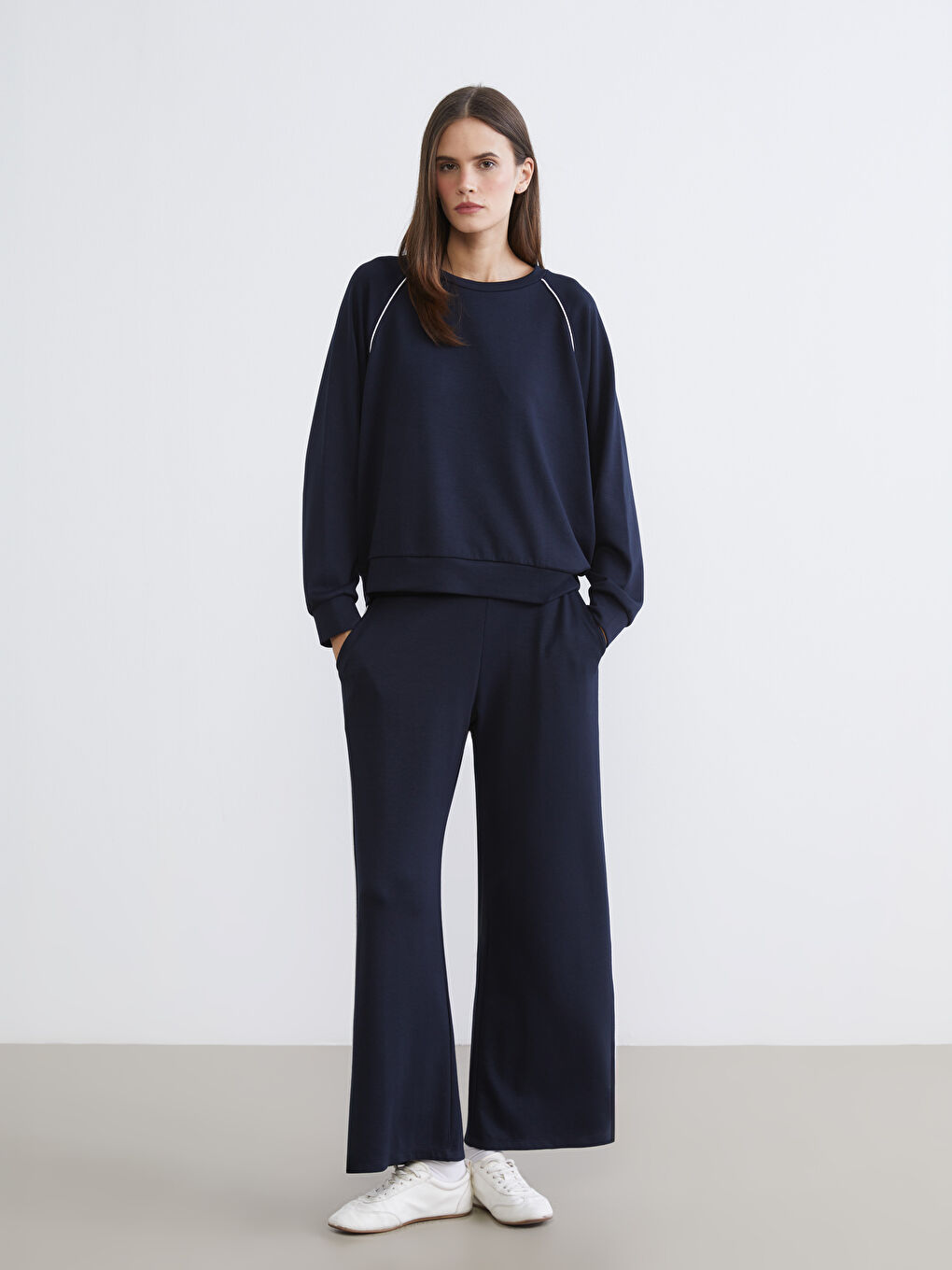 Lacivert Bisiklet Yaka Kadın Sweatshirt-1