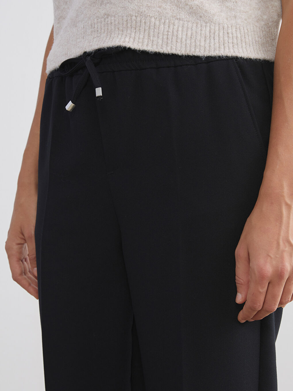 Siyah Beli Lastikli Havuç Kesim Kadın Pantolon-2