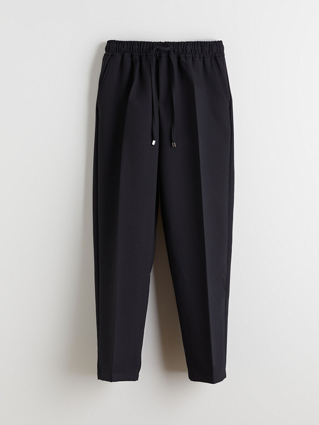 Siyah Beli Lastikli Havuç Kesim Kadın Pantolon-4