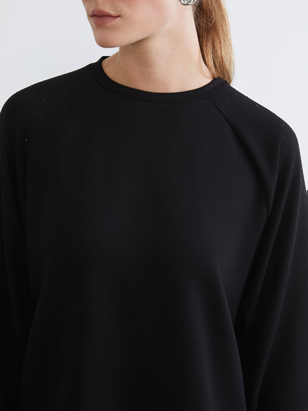 Siyah Bisiklet Yaka Taşlı Kadın Sweatshirt-2