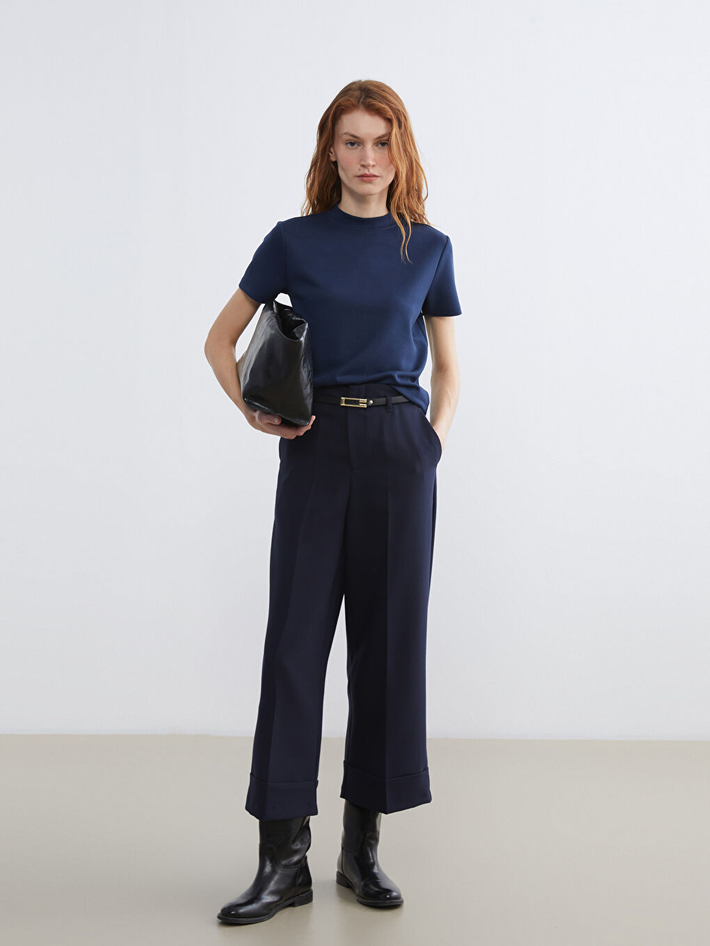 Hlače Standardnog Kroja s Remenom za Žene