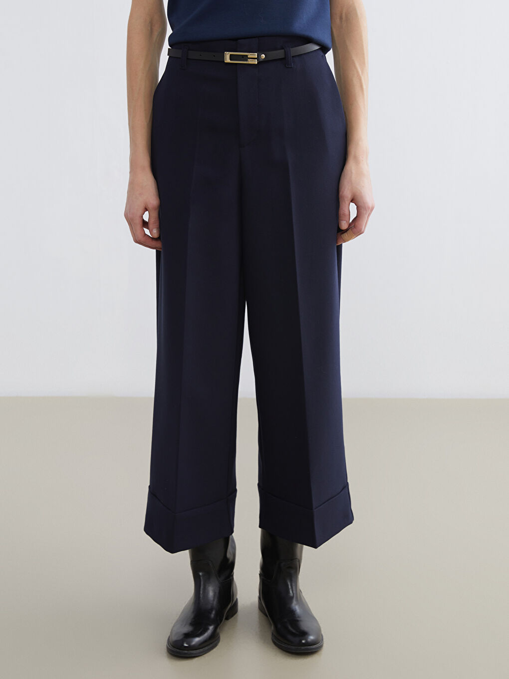 Hlače Standardnog Kroja s Remenom za Žene-1