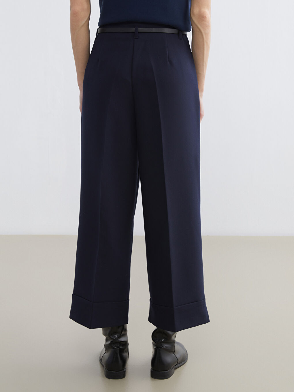 Hlače Standardnog Kroja s Remenom za Žene-3