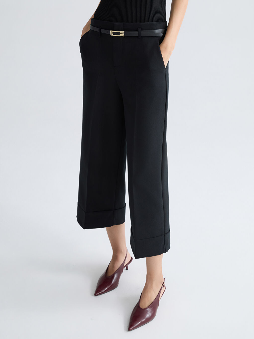 Siyah Beli Kemerli Standart Fit Kadın Pantolon-2