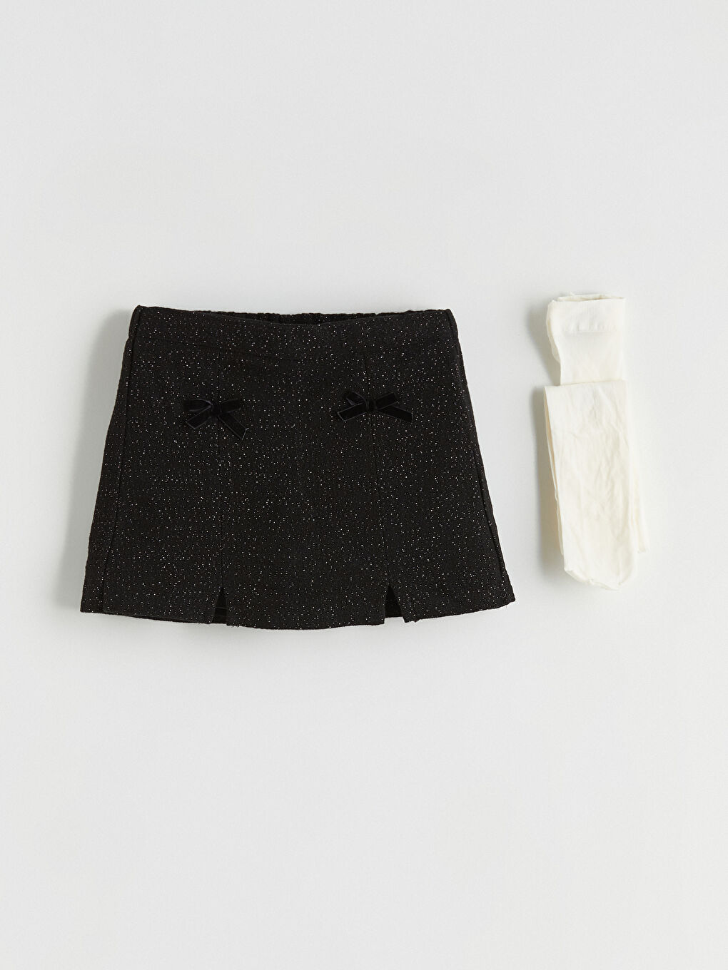 Siyah Beli Lastikli Kız Çocuk Şort Etek ve Külotlu Çorap