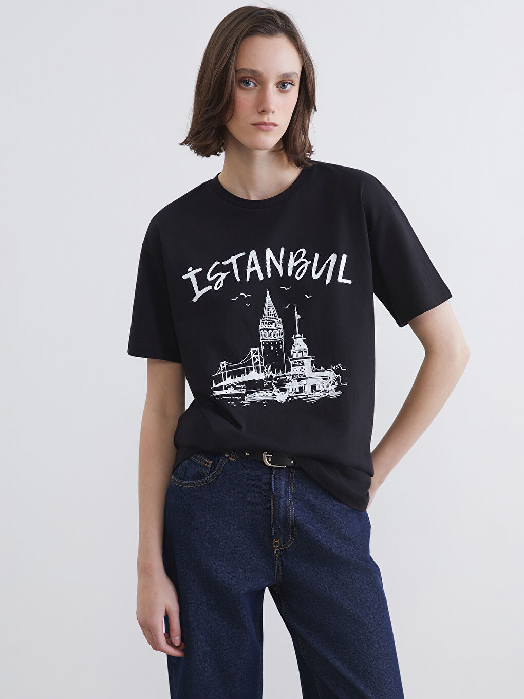 Siyah İstanbul Baskılı Kadın Tişört