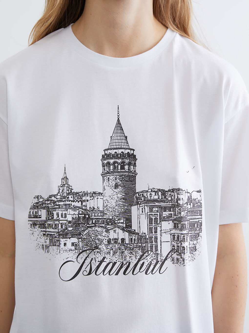 Beyaz İstanbul Baskılı Oversize Kadın Tişört-2