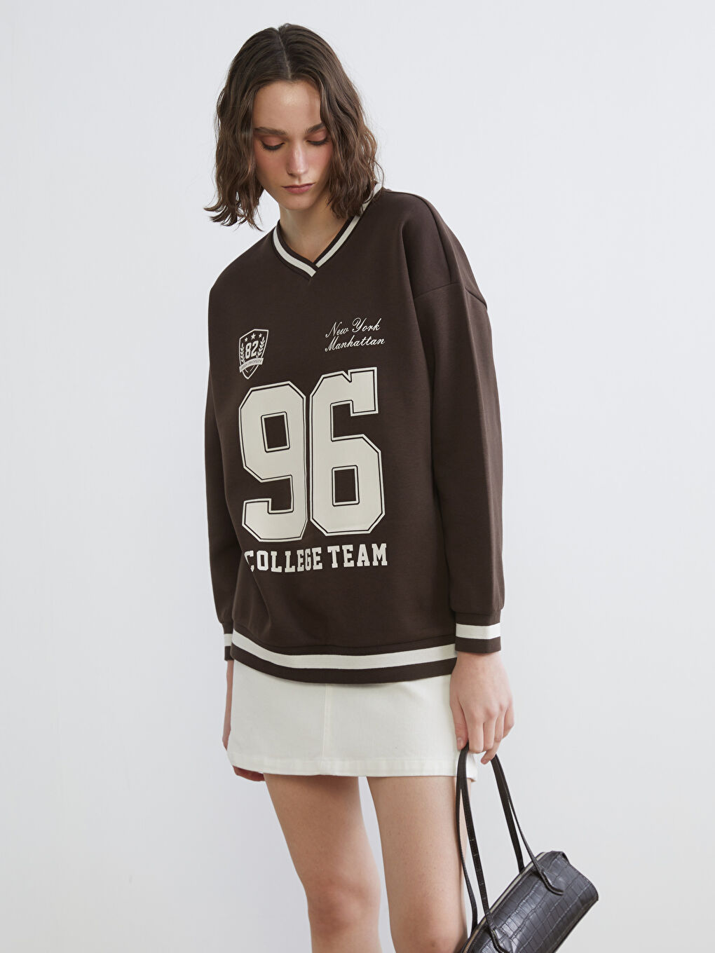 Kahverengi V Yaka Oversize Kadın Kalın Sweatshirt