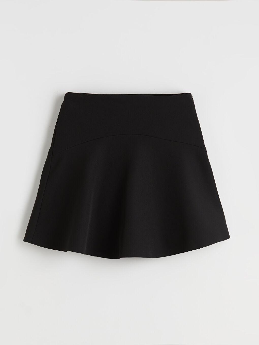 Siyah Beli Lastikli Mini Kloş Şortlu Etek-4