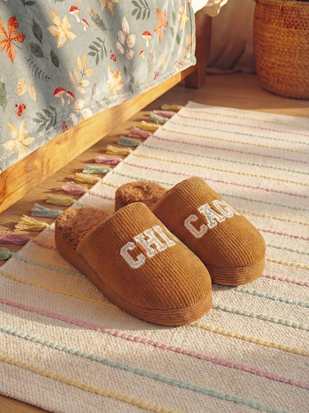 Chicago Embroidered Women's Slipper