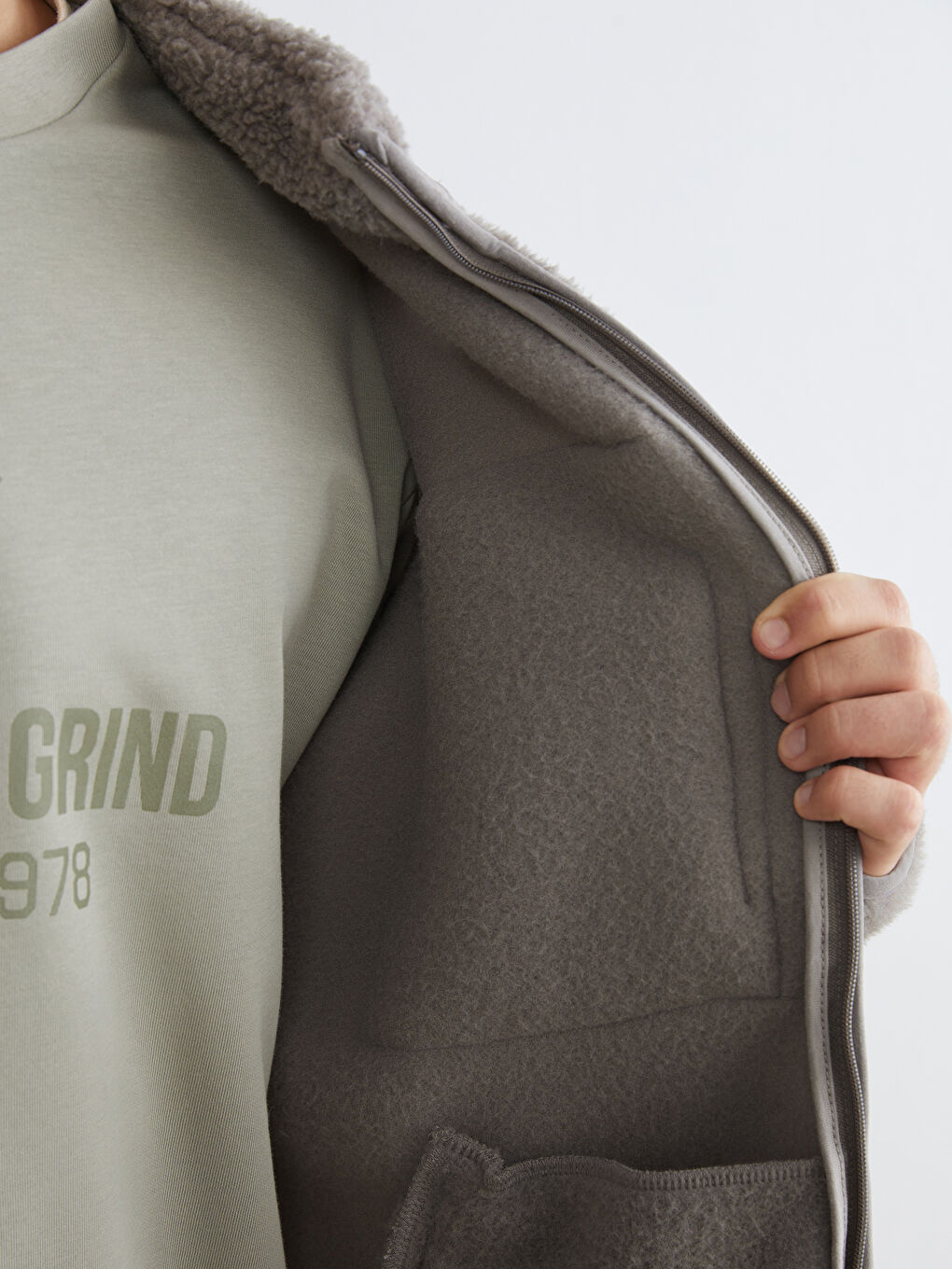 Bej Dik Yaka Pelüş Erkek Fermuarlı Sweatshirt-3