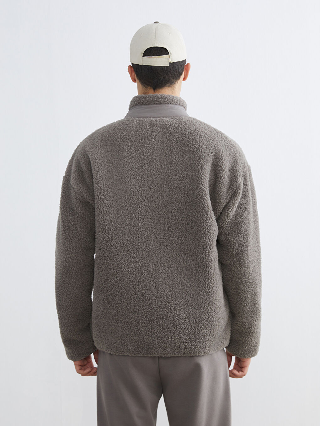 Bej Dik Yaka Pelüş Erkek Fermuarlı Sweatshirt-4