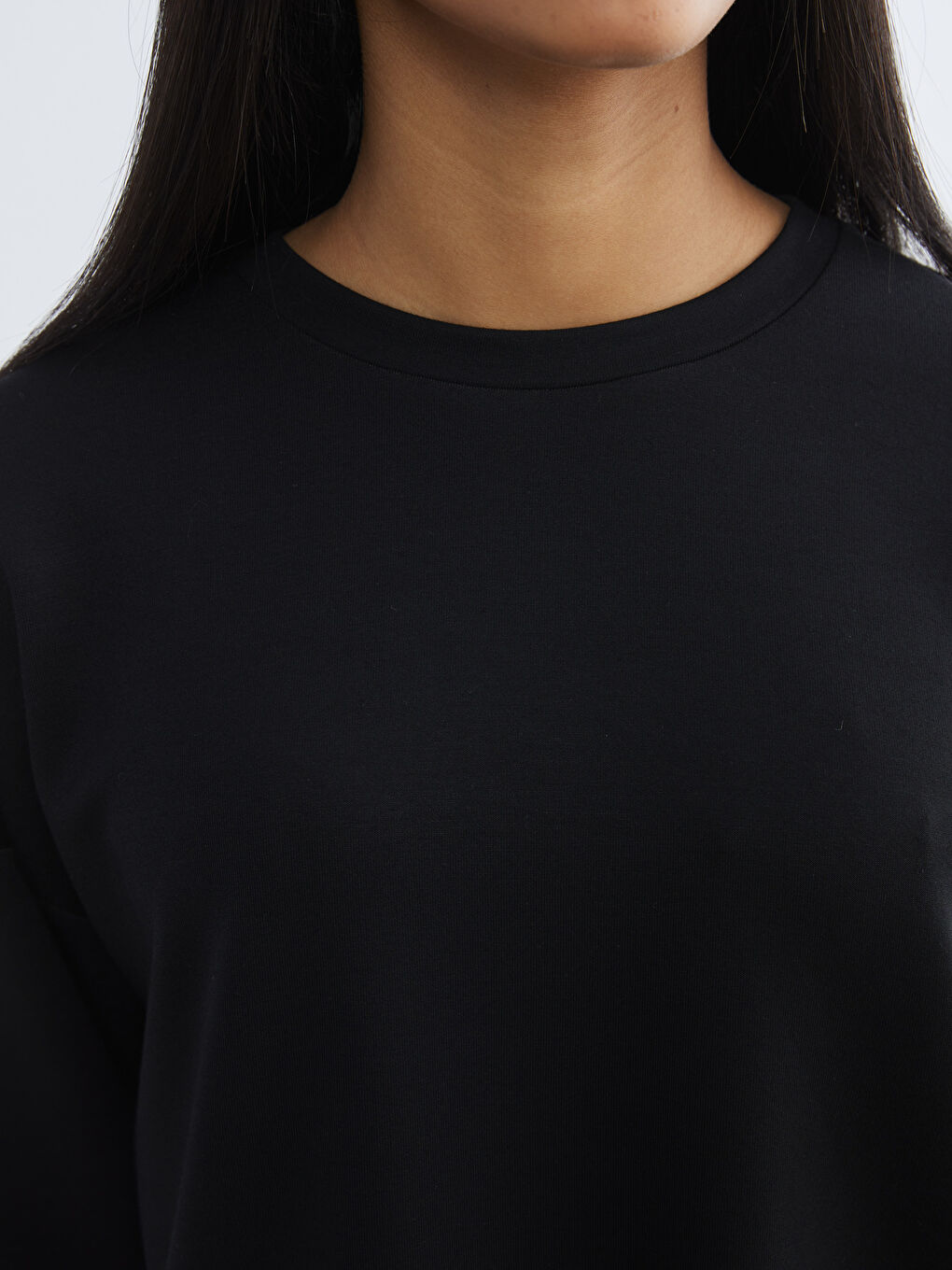 Siyah Bisiklet Yaka Kadın Sweatshirt-2