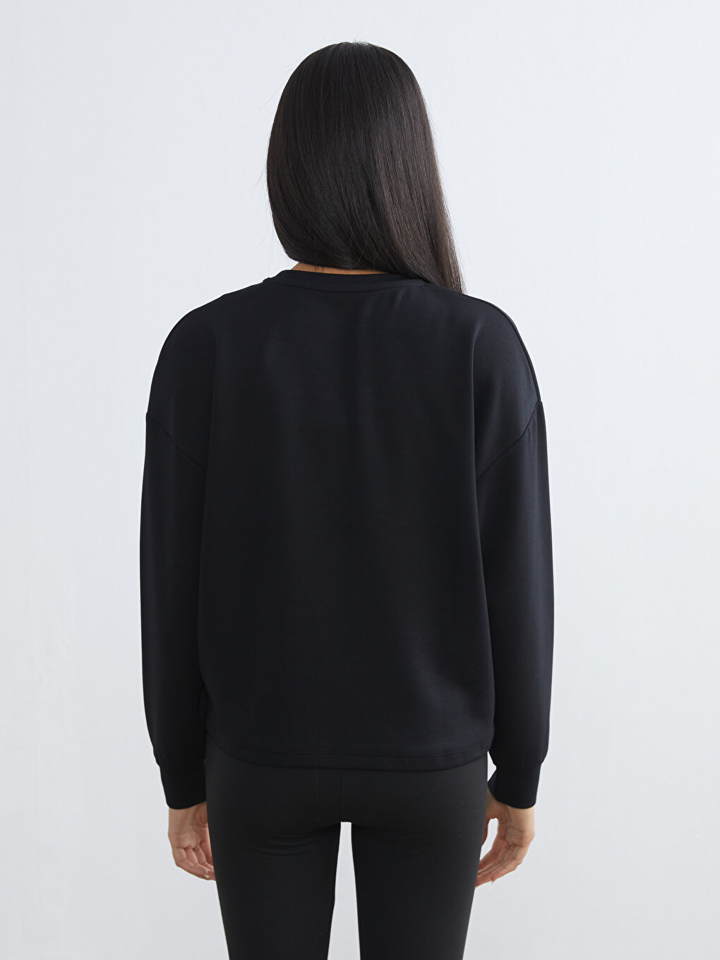 Siyah Bisiklet Yaka Kadın Sweatshirt-3