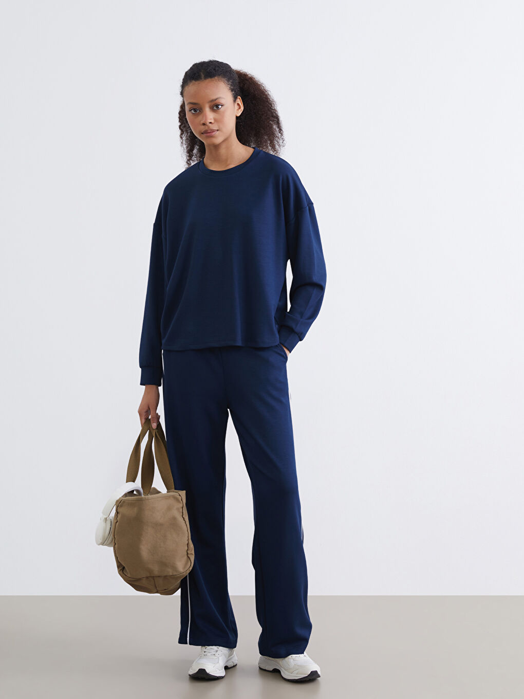 Lacivert Bisiklet Yaka Kadın Sweatshirt-1