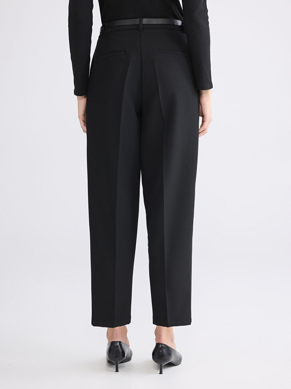 Siyah Beli Kemerli Kadın Cigarette Pantolon-3