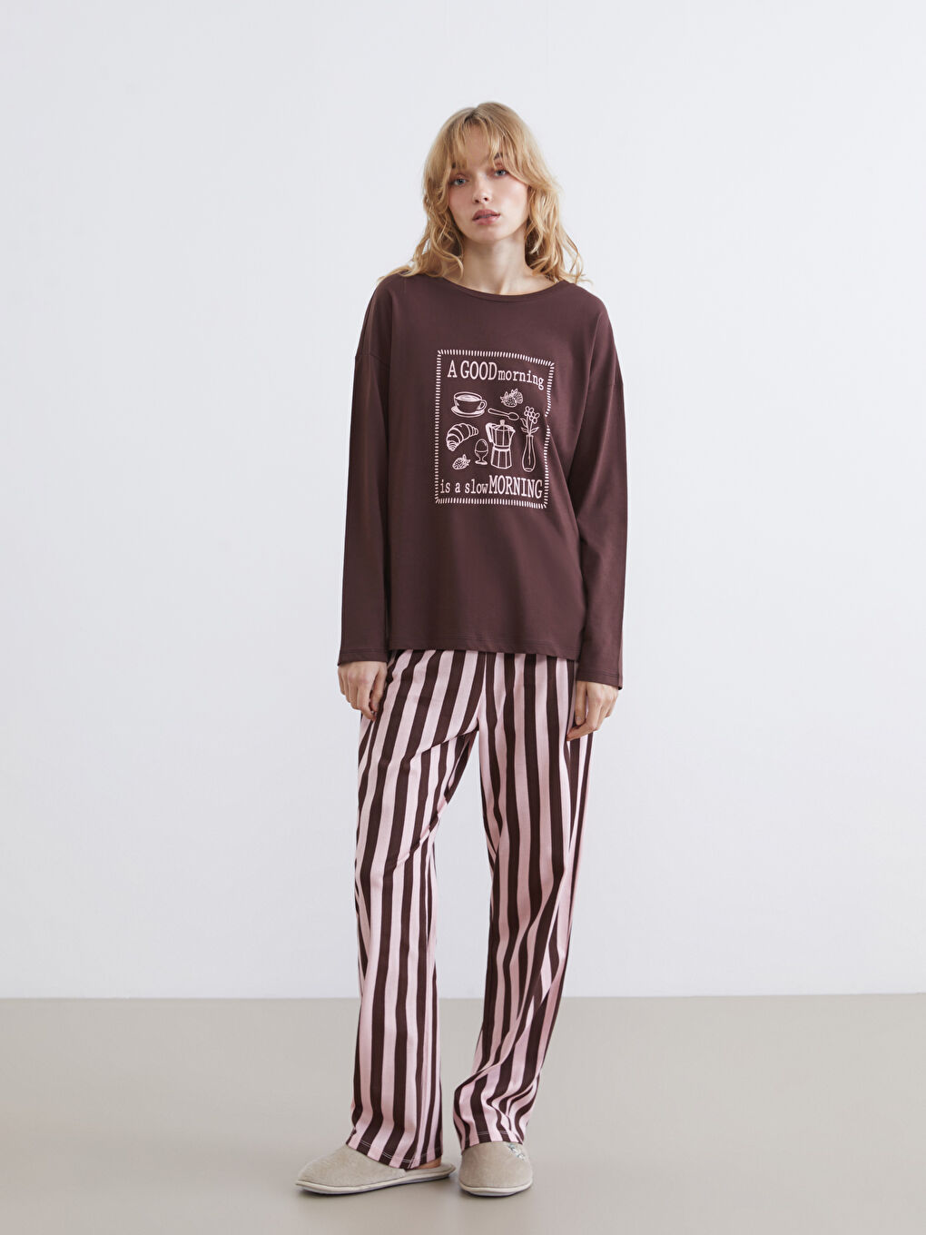 Комплект пижами с кръгло деколте и принт за жени