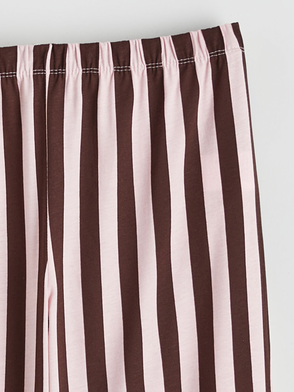 Комплект пижами с кръгло деколте и принт за жени-7