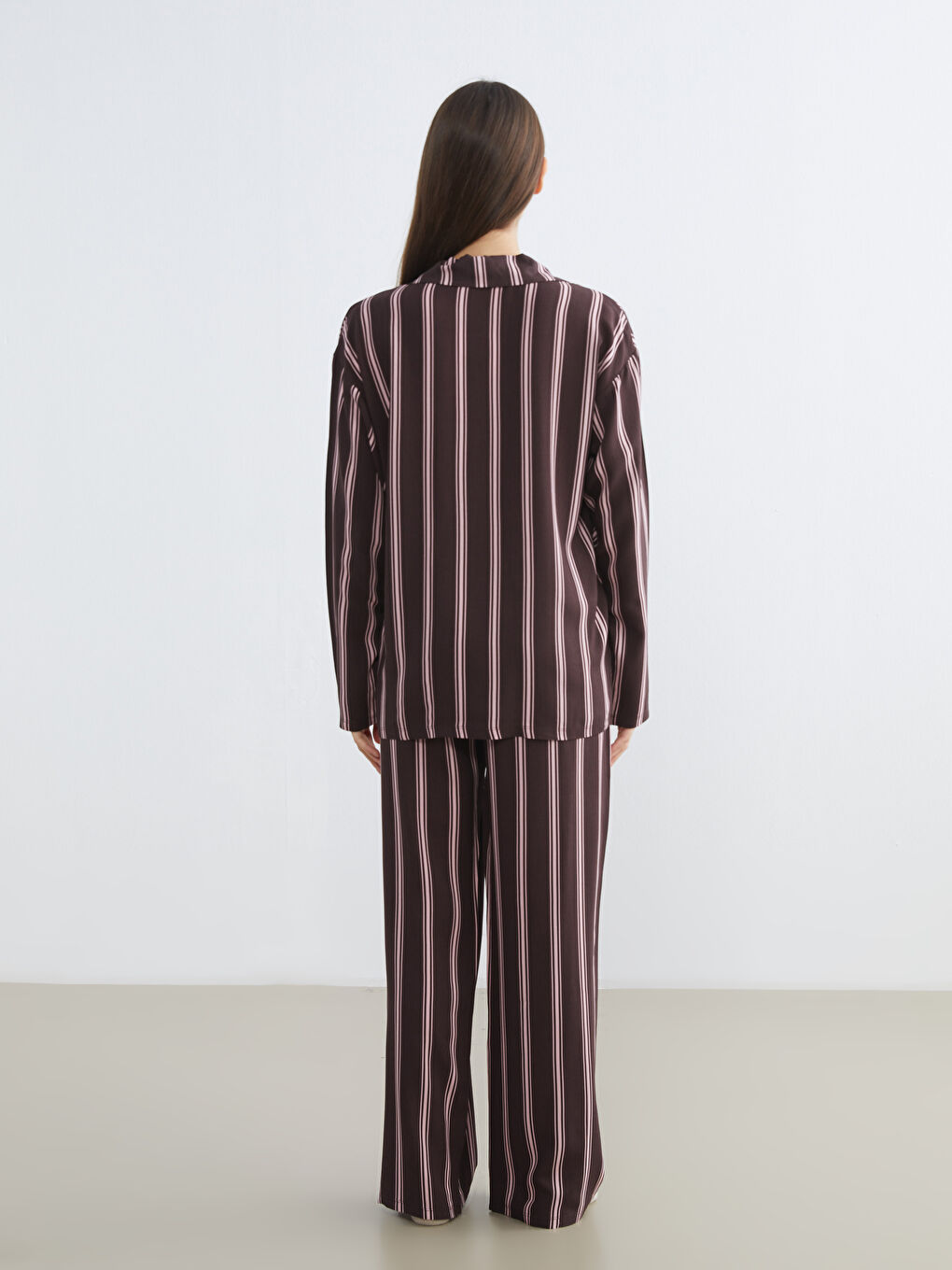 Kahverengi Gömlek Yaka Çizgili Kadın Pijama Takımı-3