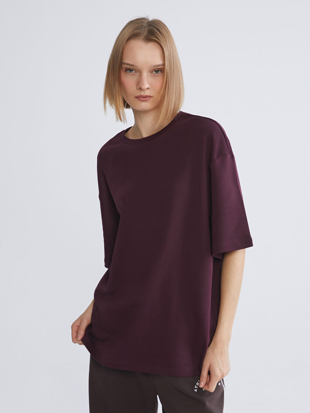 تیشێرت یه‌خه‌ خڕ ئۆڤەرسایز بۆ ژنان