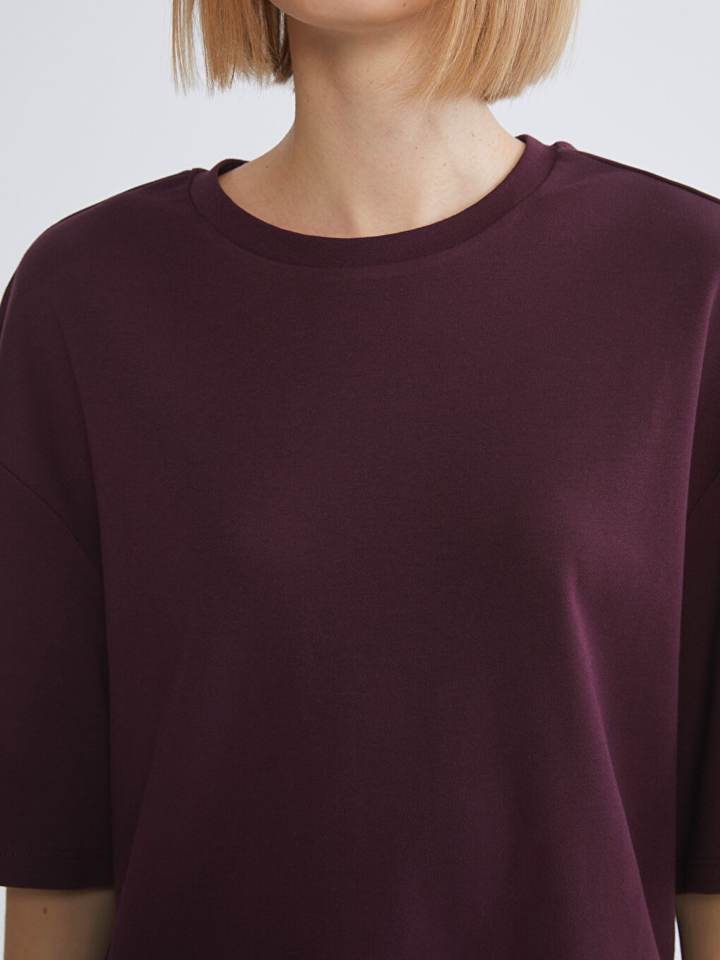 تیشێرت یه‌خه‌ خڕ ئۆڤەرسایز بۆ ژنان-2